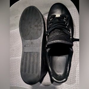 Balenciaga Mens Black Low Top Arena Sneakers